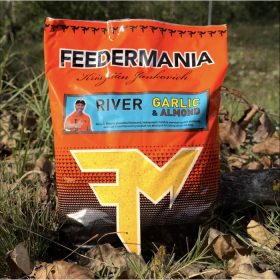   FEEDERMANIA Groundbait RIVER Garlic&Almond 2.5kg Etetőanyag 